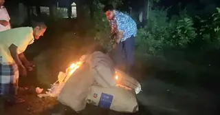 সাতক্ষীরার শ্যামনগরে ৭ বস্তা পলিথিন জব্দ